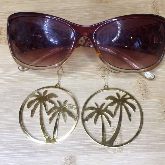Palm Tree / Coconut Tree Earrings - Picture 3 of 12